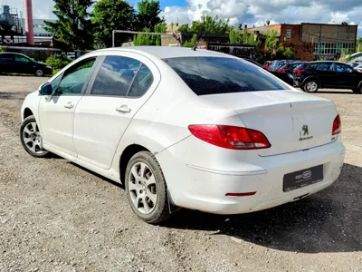 Peugeot 408