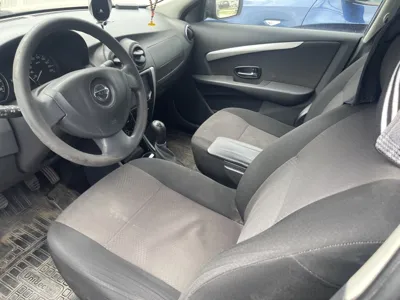 Nissan Almera