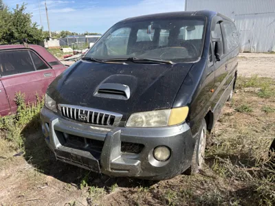 Hyundai Starex